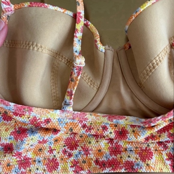 Old Navy Pique Underwire Longline Bikini Swim Top in Pink Floral Print - Picture 6 of 8